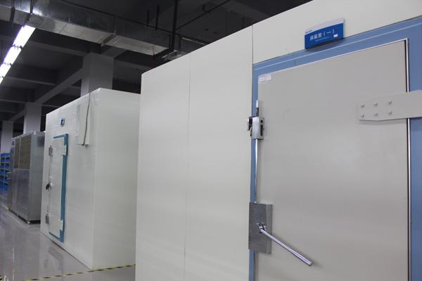 屏蔽機(jī)房該如何維護(hù)抗靜電地板？